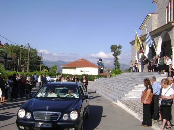 Σε κλίμα συγκίνησης η κηδεία του Παν. Τσάκου