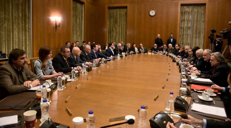 Συνεδριάζει στην Τρίπολη το υπουργικό συμβούλιο και στο βάθος ανασχηματισμός!