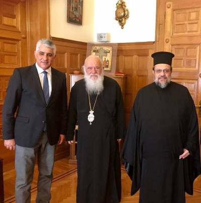 Το Χρυσό Μετάλλιο του Δήμου Πύλου - Νέστορος στον Αρχιεπίσκοπο Ιερώνυμο