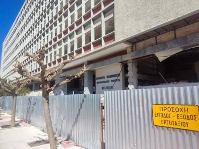 Ανησυχία και προβληματισμός για το “παγωμένο” Διοικητήριο - Ζωντανό έργο ή &quot;κουφάρι&quot; στο κέντρο της πόλης;