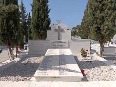 Δεκάδες ονόματα λείπουν από το κενοτάφιο του νεκροταφείου - Οι Καλαματιανοί εκτελεσθέντες αξίζουν πιο υπεύθυνη αντιμετώπιση
