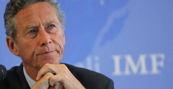 Μπλανσάρ: Οι Ευρωπαίοι πρέπει να προσφέρουν ελάφρυνση του ελληνικού χρέους