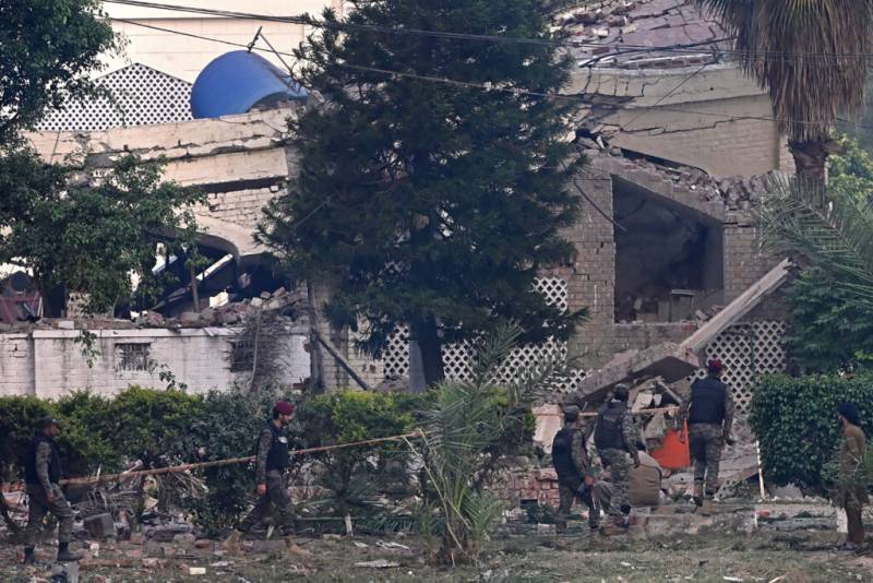 Μαίνονται οι εχθροπραξίες μεταξύ Ινδίας και Πακιστάν (βίντεο)