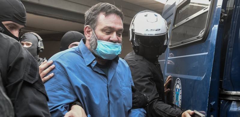 Γιάννης Λαγός: Τετ-α-τετ με Κασιδιάρη και Μιχαλολιάκο στις φυλακές Δομοκού (βίντεο)