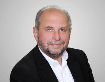 Ο Πάνος Σκουρολιάκος στην "Ε": “Οι επόμενες γενιές θα μας χλευάσουν”