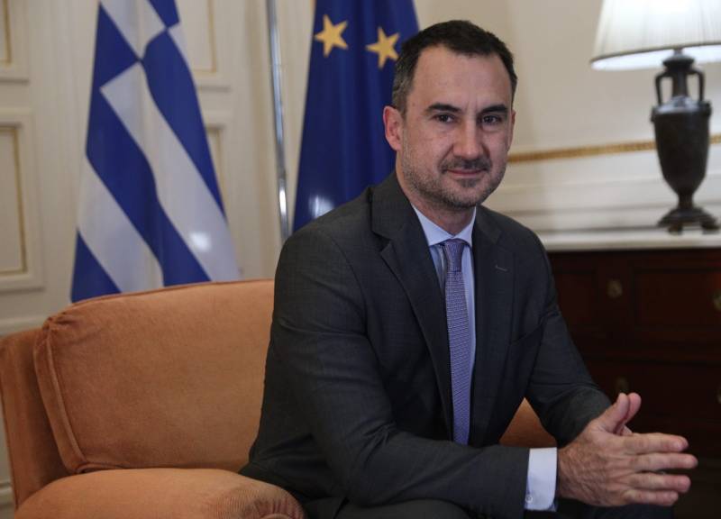 Νέα Αριστερα: Διάψευση σεναρίων περί παραίτησης του Αλέξη Χαρίτση