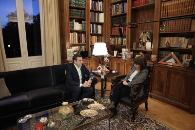 Συνάντηση Αλ. Τσίπρα με την ΠτΔ Κατερίνα Σακελλαροπούλου για τις υποκλοπές