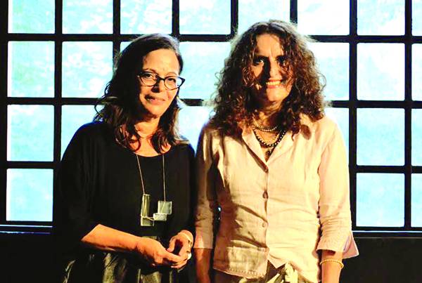 Ρούλα Γεωργακοπούλου - Σοφία Φιλιππίδου: Σουρεαλιστικές, λυτρωτικές ...«Καρφίτσες στα γόνατα»