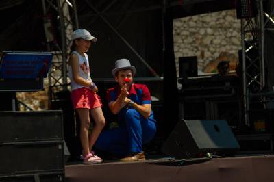 Το Kids Radio Festival κάνει pop up εμφάνιση στη Navarino Agora