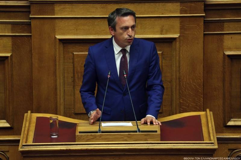 Μαντάς στη Βουλή για εκπαιδευτικό νομοσχέδιο: “Το ελληνικό σχολείο να γυρίσει σελίδα”