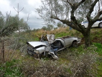 Φωτογραφίες από το θανατηφόρο τροχαίο στα Χριστοφιλέικα