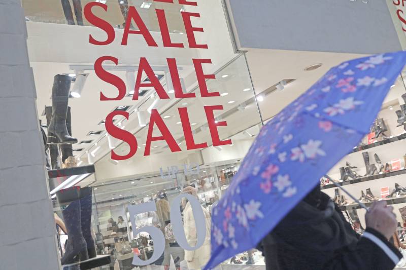 Καλαμάτα: «Τίτλοι τέλους» για τις χειμερινές εκπτώσεις - «Xαμηλές πτήσεις» και το βλέμμα στο Πάσχα