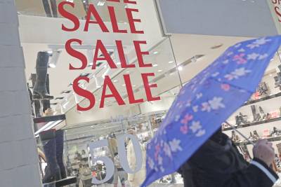 Καλαμάτα: «Τίτλοι τέλους» για τις χειμερινές εκπτώσεις - «Xαμηλές πτήσεις» και το βλέμμα στο Πάσχα