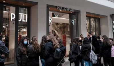 Θεσσαλονίκη: Μεγάλες ουρές έξω από τις εμπορικές αλυσίδες (βίντεο)