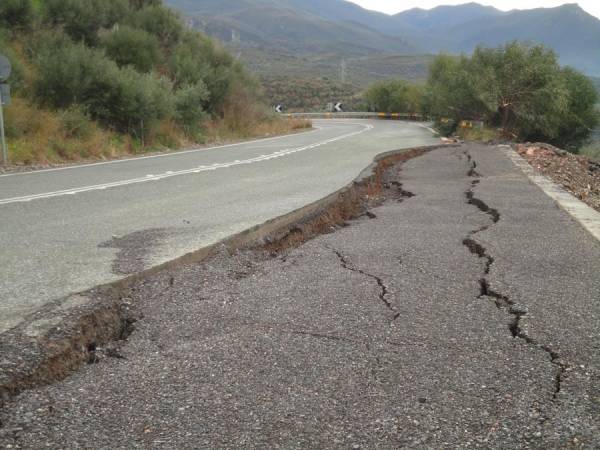 Νέα καθίζηση στην παλιά εθνική οδό Τρίπολης - Καλαμάτας