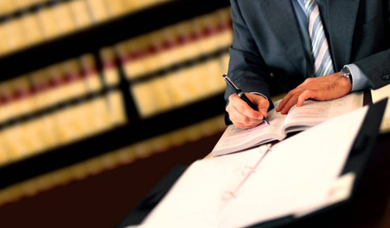 “Θηλιές οι εύκολες υπογραφές του παρελθόντος”: Ο εγγυητής του δανείου ευθύνεται για το σύνολο της οφειλής