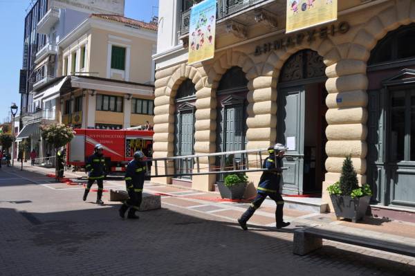 Ασκηση της Πυροσβεστικής στο 2ο Γυμνάσιο - Λύκειο Καλαμάτας