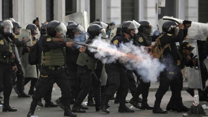 Πολιτική κρίση στο Περού: Πρώτος θάνατος στη Λίμα