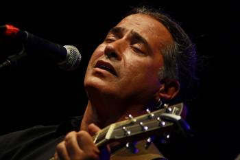 Ο Παντελής Θαλασσινός στην "Ε": "Η δισκογραφία πλέον δεν έχει καμία πόρτα"