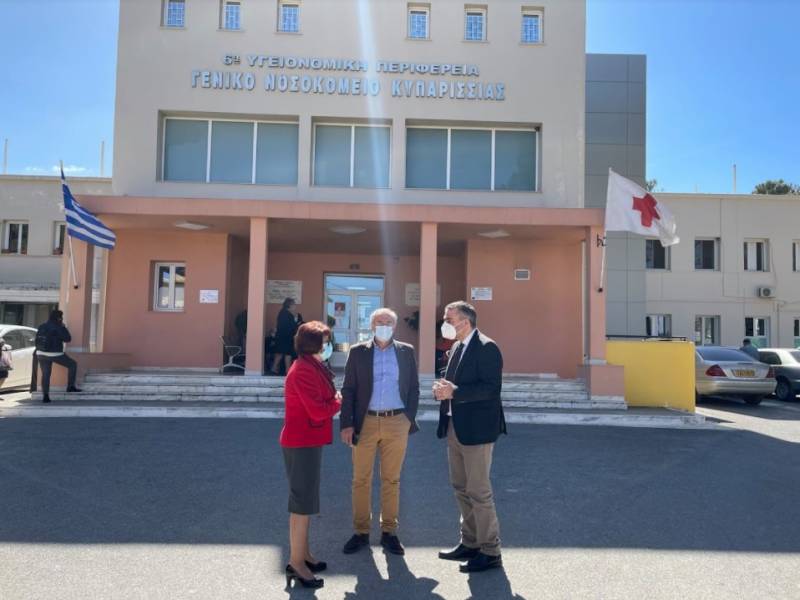 Το Νοσοκομείο Κυπαρισσίας επισκέφθηκε ο Αγγελος Χρονάς