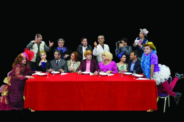 Η ιστορία της παράστασης για "Το κλουβί με τις τρελές"