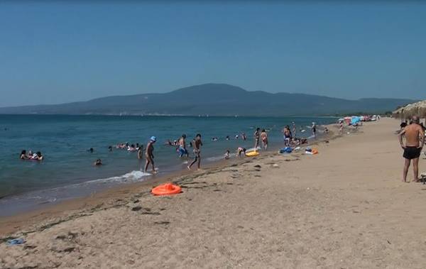 Περισσότεροι λουόμενοι φέτος στην Μπούκα