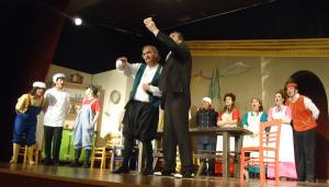 Θεατρική Ομάδα Μεγαλόπολης: Πρόβες για τους "Ηλίθιους"