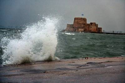 Πελοπόννησος: Προειδοποιήσεις της ΕΜΥ για ισχυρές βροχές, ανέμους και χιονόπτωση