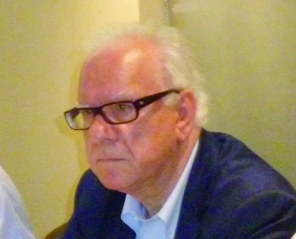 Μόνο ενωμένοι μπορούμε να γίνουμε πόλος έλξης