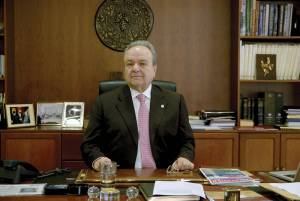 Δημ. Μανιατάκης, πρόεδρος Μανιατάκειου Ιδρύματος: Τι πρέπει να γίνει για να βγούμε από την κρίση