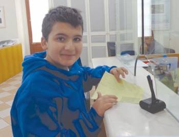 10χρονος μαθητής στη Φοινικούντα έδωσε τα χρήματα από το Σταυρό στο "Χαμόγελο του Παιδιού"