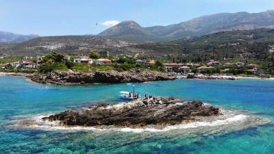 Σήμερα τα εγκαίνια του μνημείου των Διόσκουρων στον Αγιο Δημήτριο Μάνης