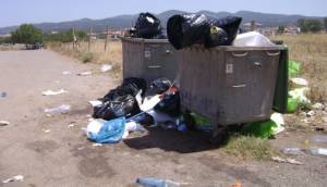 Αμάζευτα σκουπίδια στο Καλό Νερό
