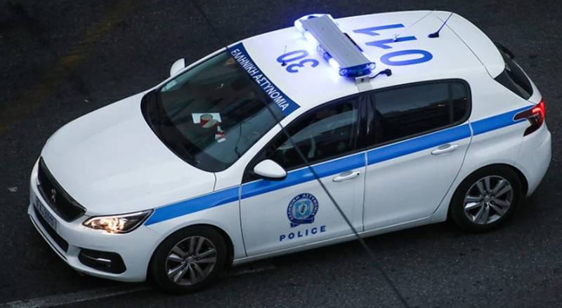 Θεσσαλονίκη: Διακινητής μεταναστών εμβόλισε περιπολικό και προσέκρουσε σε αυτοκίνητο (Βίντεο)