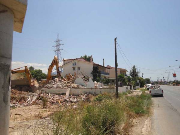 Κατεδαφίσεις σπιτιών για τον περιφερειακό