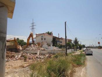 Κατεδαφίσεις σπιτιών για τον περιφερειακό