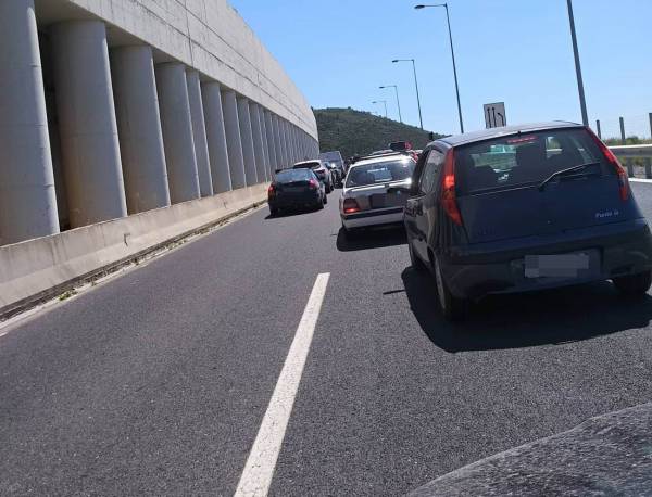 Ολιγόλεπτο μποτιλιάρισμα στη σήραγγα Ραψομμάτη λόγω ακινητοποιημένου οχήματος