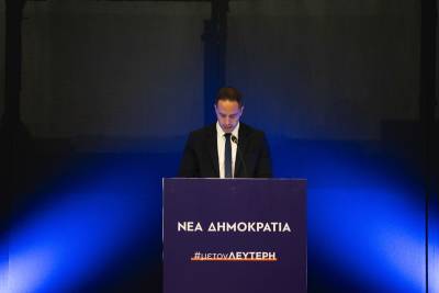 Ηλεία: Πλήθος κόσμου στην κεντρική ομιλία του Λευτέρη Βαρουξή (φωτογραγίες)