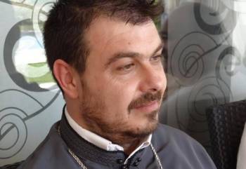 Νέο επεισόδιο στο «σήριαλ» με τον ιερέα από το Facebook