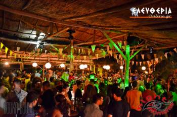 Tο κέφι στο κόκκινο στο "Bouka Bouka Mare" στη Μεσσήνη (φωτογραφίες)