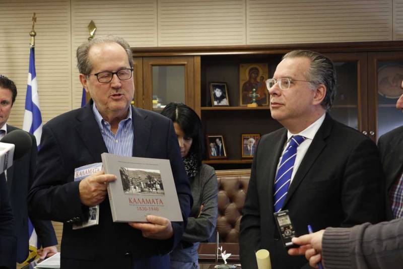 Αλληλοσυγχαίρονταν Νίκας και Κουμουτσάκος