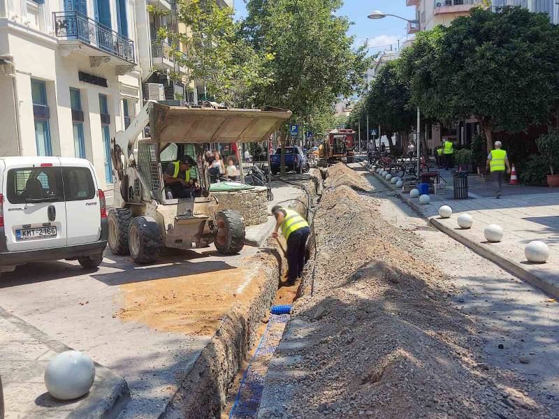 Καλαμάτα: Ξεκίνησε η αντικατάσταση του δικτύου ύδρευσης στη Σιδηροδρομικού Σταθμού (βίντεο)