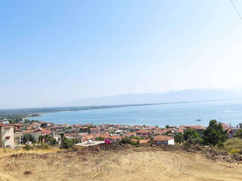 Δημοπρασίες για κοινόχρηστους χώρους στην πλατεία Πεταλιδίου