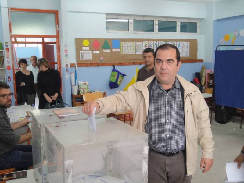 Ένα "έργο" της μεταπολίτευσης: Οι νέοι όμηροι που λέγονται συμβασιούχοι