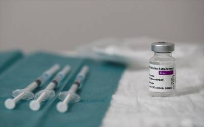 AstraΖeneca: Νέες καθυστερήσεις στις παραδόσεις των εμβολίων της στην ΕΕ