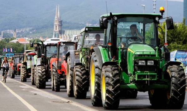 Συνενοχή ή ανικανότητα;