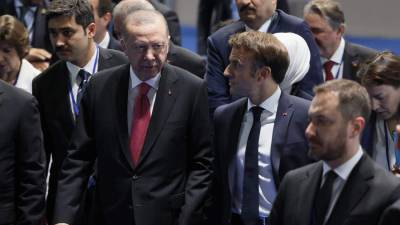 Μακρόν σε Ερντογάν: Να υπάρξει αποκλιμάκωση στην Ανατολική Μεσόγειο
