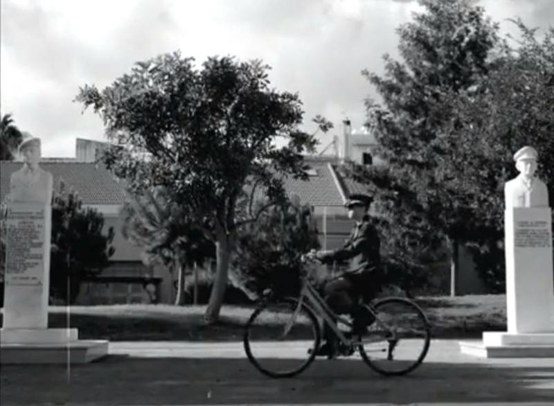 «Δείπνο για Οχτώ στις Οχτώ» από τη “Νέα Σκηνή”