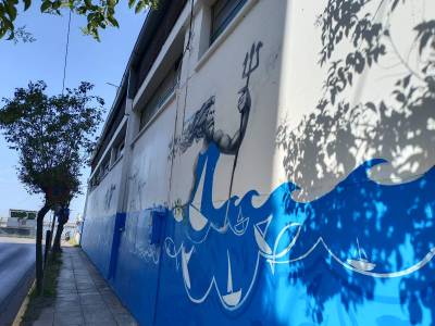 Ο Skitsofrenis κάνει τους τοίχους να «μιλούν» - Εντυπωσιάζουν οι νέες του δημιουργίες στις αποθήκες του λιμανιού