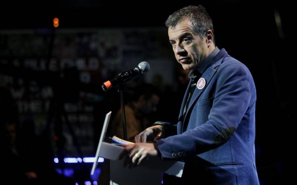 Θεοδωράκης: Το Ποτάμι καλεί τον λαό σε αντίσταση